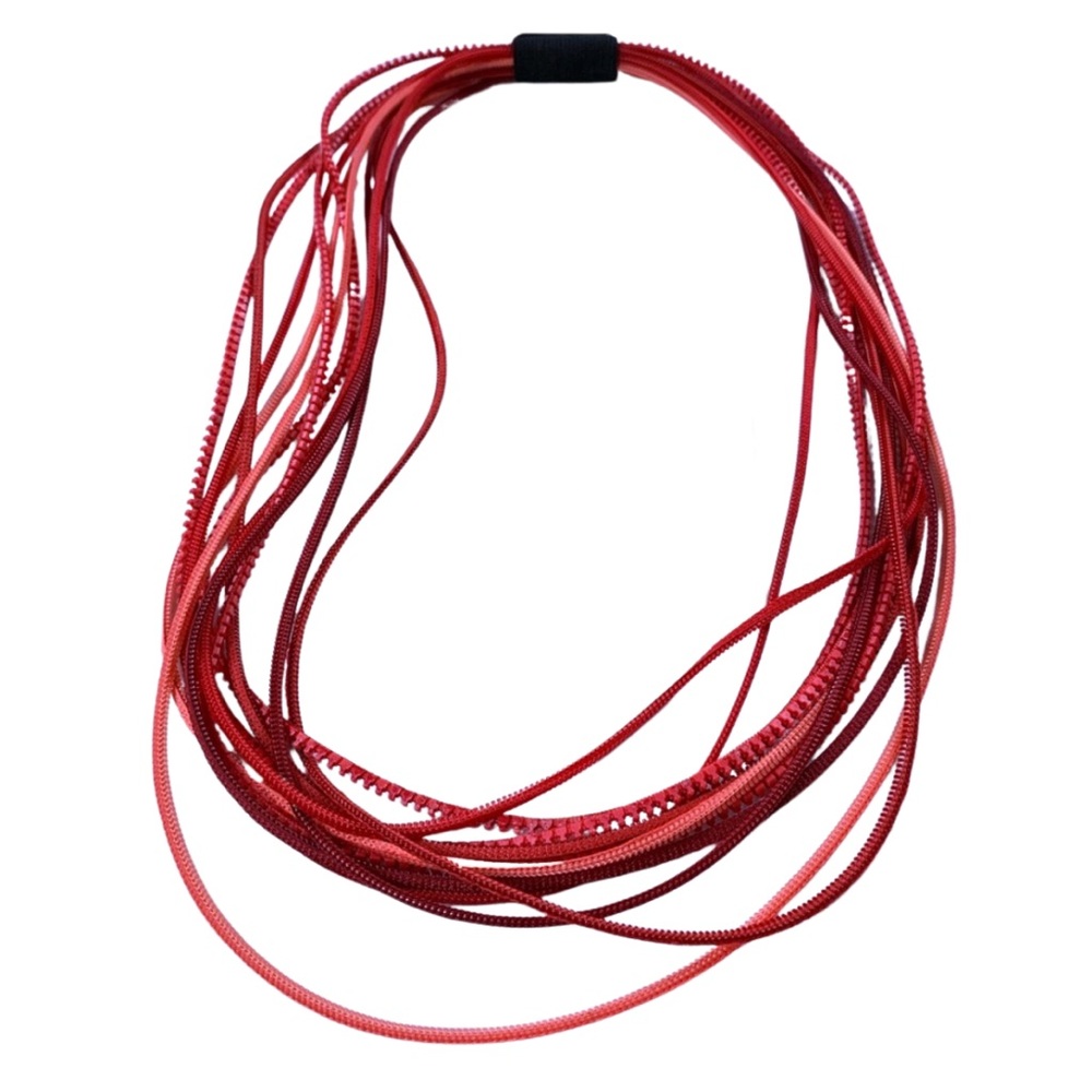 NIB Necklace by Argentinian artist Doris Viñas